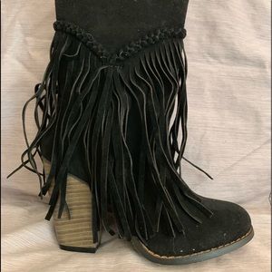 Fringe boots